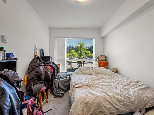 208-3070 Kilpatrick Ave, Courtenay, BC - Indoor Photo Showing Bedroom