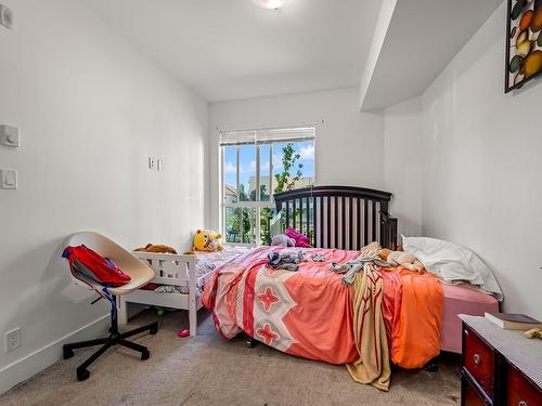 215-3070 Kilpatrick Ave, Courtenay, BC - Indoor Photo Showing Bedroom