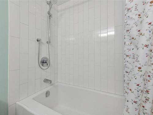 104-1270 Johnson St, Victoria, BC - Indoor Photo Showing Bathroom