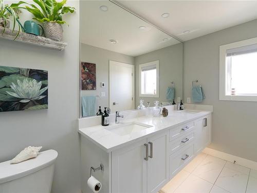 7032 Brailsford Pl, Sooke, BC - Indoor Photo Showing Bathroom