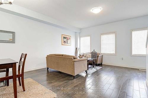 16 Whitehaven Lane, Kitchener, ON - Indoor Photo Showing Living Room