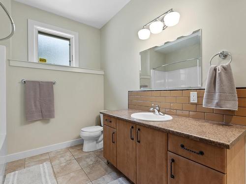 1400 Sun Rivers Drive, Kamloops, BC - Indoor Photo Showing Bathroom