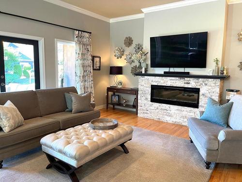 2210 Burgess Ave, Merritt, BC - Indoor Photo Showing Living Room With Fireplace