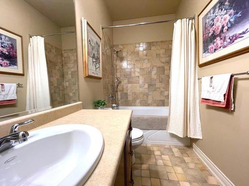 2210 Burgess Ave, Merritt, BC - Indoor Photo Showing Bathroom