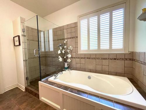 2210 Burgess Ave, Merritt, BC - Indoor Photo Showing Bathroom