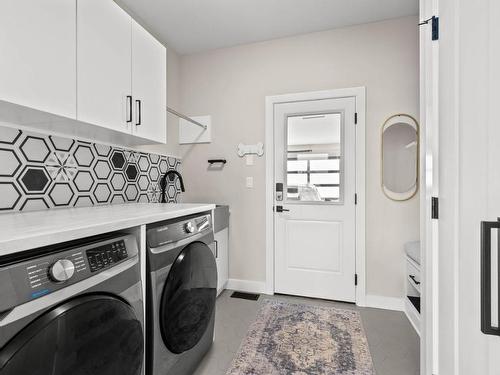 357 Rue Cheval Noir, Kamloops, BC - Indoor Photo Showing Laundry Room
