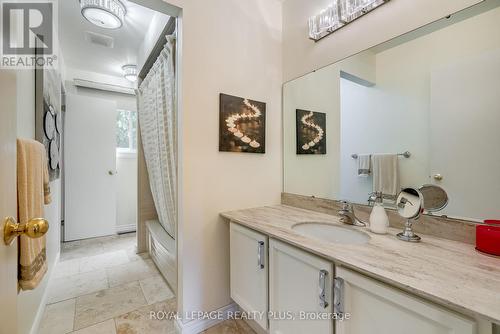 3389 Rockwood Drive, Burlington (Roseland), ON - Indoor Photo Showing Bathroom