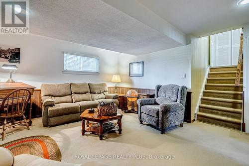 3389 Rockwood Drive, Burlington (Roseland), ON - Indoor Photo Showing Living Room