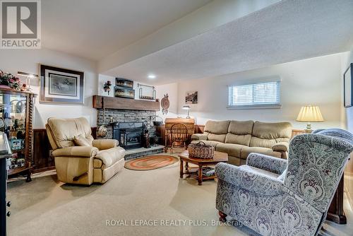 3389 Rockwood Drive, Burlington, ON - Indoor Photo Showing Living Room With Fireplace