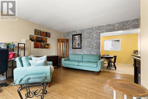 2105 5Th Avenue N, Regina, SK - Indoor Photo Showing Living Room