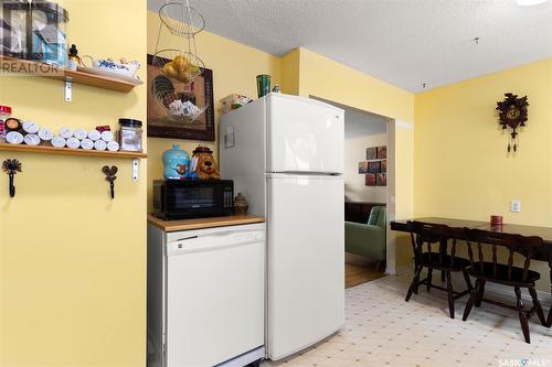 2105 5Th Avenue N, Regina, SK - Indoor