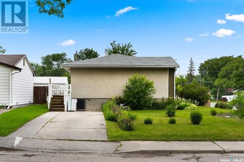 2105 5Th Avenue N, Regina, SK - Outdoor