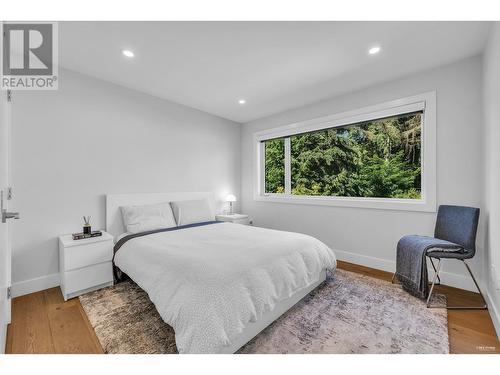 3602 Bluebonnet Road, North Vancouver, BC - Indoor Photo Showing Bedroom