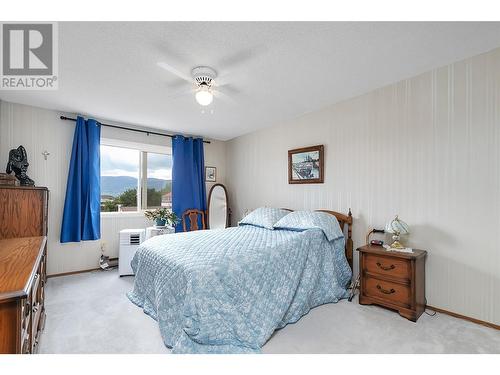 2085 Gordon Drive Unit# 305, Kelowna, BC - Indoor Photo Showing Bedroom