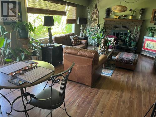 3812 Albrecht Road, Naramata, BC - Indoor Photo Showing Living Room With Fireplace