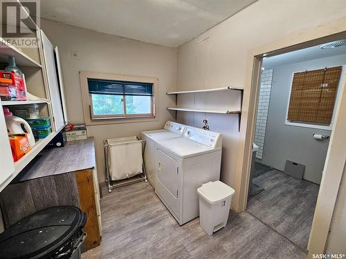 210 1St Street W, Frontier, SK - Indoor Photo Showing Laundry Room