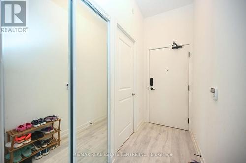 209A - 4675 Metcalfe Avenue, Mississauga, ON - Indoor Photo Showing Other Room