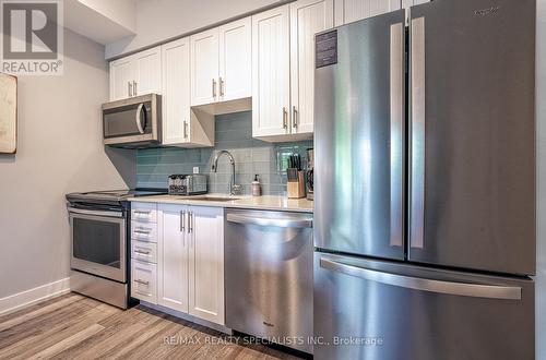 230 - 25 Pen Lake Point Road, Huntsville, ON - Indoor Photo Showing Kitchen