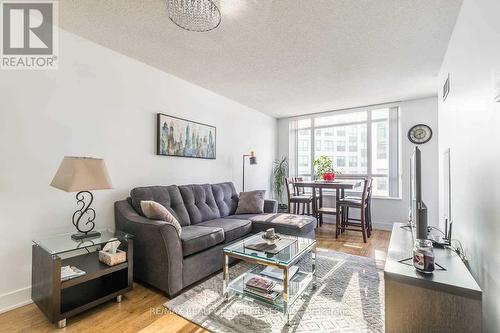 1109 - 20 Blue Jays Way, Toronto, ON - Indoor Photo Showing Living Room