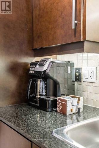 1109 - 20 Blue Jays Way, Toronto, ON - Indoor Photo Showing Kitchen