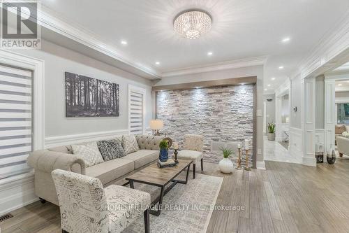 85 Oakridge Drive, Toronto, ON - Indoor Photo Showing Living Room