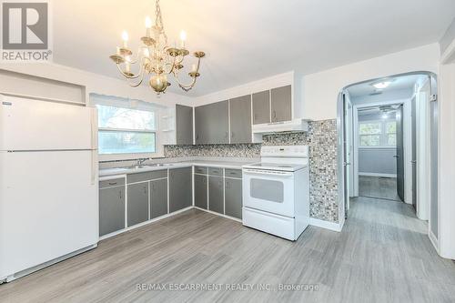 58 Mildred Avenue, St. Catharines, ON - Indoor Photo Showing Kitchen