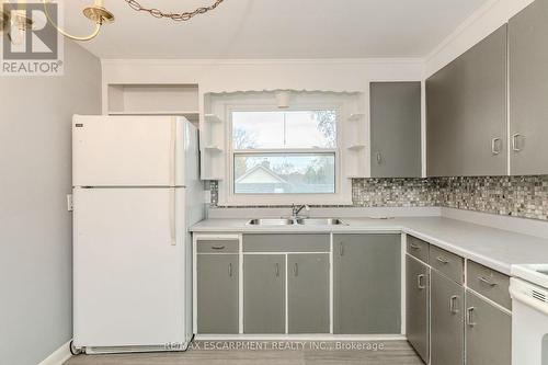 58 Mildred Avenue, St. Catharines, ON - Indoor Photo Showing Kitchen With Double Sink