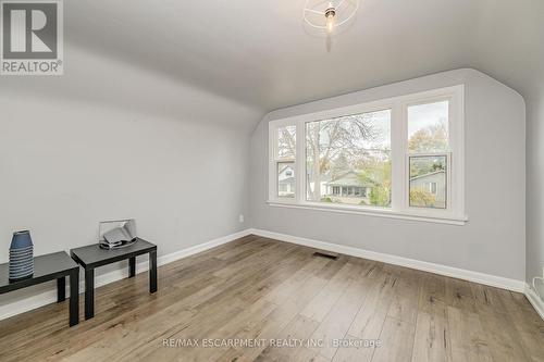 58 Mildred Avenue, St. Catharines, ON - Indoor Photo Showing Other Room