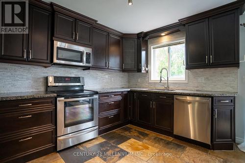 9 Whitehorn Crescent, Barrie, ON - Indoor Photo Showing Kitchen With Stainless Steel Kitchen
