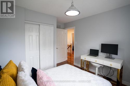 9 Whitehorn Crescent, Barrie, ON - Indoor Photo Showing Bedroom