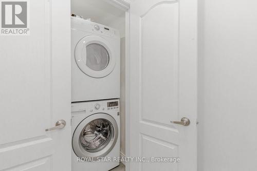 2288 Colbeck Street, Oakville, ON - Indoor Photo Showing Laundry Room