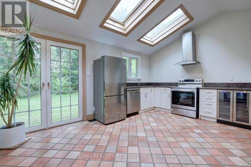 2393 Kenbarb Road, Mississauga (Cooksville), ON - Indoor Photo Showing Kitchen With Stainless Steel Kitchen