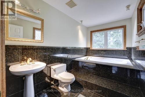 2393 Kenbarb Road, Mississauga (Cooksville), ON - Indoor Photo Showing Bathroom