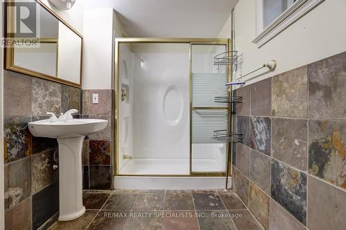 2393 Kenbarb Road, Mississauga (Cooksville), ON - Indoor Photo Showing Bathroom