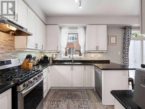 3900 Arvona Place, Mississauga (Churchill Meadows), ON - Indoor Photo Showing Kitchen With Double Sink