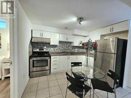 3900 Arvona Place, Mississauga (Churchill Meadows), ON - Indoor Photo Showing Kitchen With Double Sink With Upgraded Kitchen