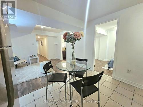 3900 Arvona Place, Mississauga, ON - Indoor Photo Showing Dining Room