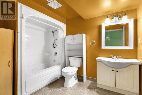 1910 Purcell Drive, London, ON - Indoor Photo Showing Bathroom