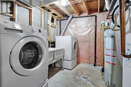 1910 Purcell Drive, London, ON - Indoor Photo Showing Laundry Room