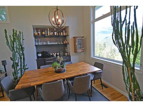 704 Wasson Street, Nelson, BC - Indoor Photo Showing Dining Room