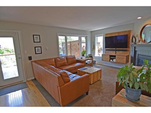 704 Wasson Street, Nelson, BC - Indoor Photo Showing Living Room With Fireplace