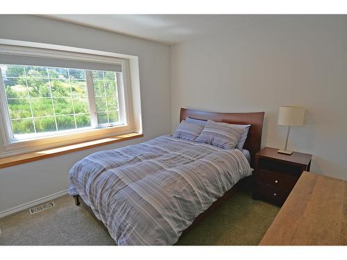 704 Wasson Street, Nelson, BC - Indoor Photo Showing Bedroom