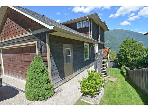 704 Wasson Street, Nelson, BC - Outdoor