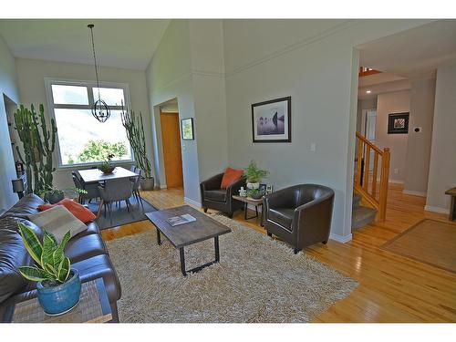 704 Wasson Street, Nelson, BC - Indoor Photo Showing Living Room