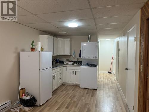 170 Mcpherson Crescent, Penticton, BC - Indoor Photo Showing Kitchen