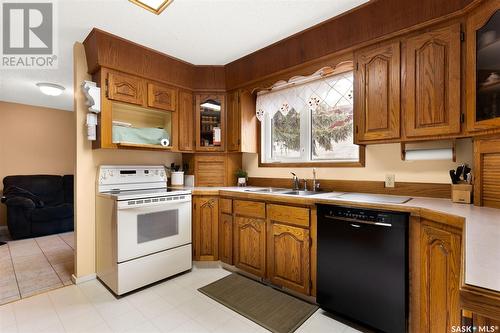 514 Railway Avenue, Pilot Butte, SK - Indoor Photo Showing Kitchen With Double Sink