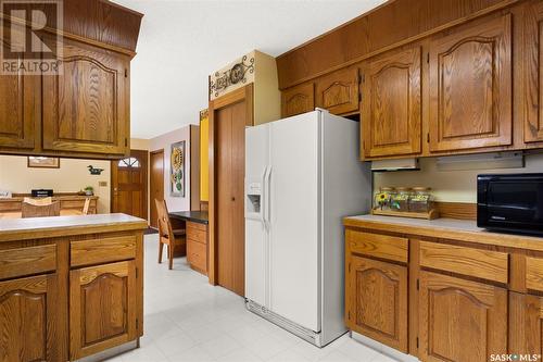 514 Railway Avenue, Pilot Butte, SK - Indoor Photo Showing Kitchen