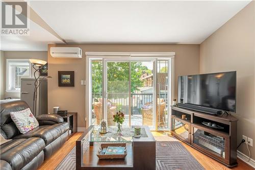 131A Third Street W Unit#4, Cornwall, ON - Indoor Photo Showing Living Room