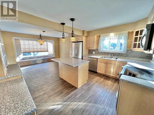 743 Walkem Street, Quesnel, BC - Indoor Photo Showing Kitchen With Stainless Steel Kitchen