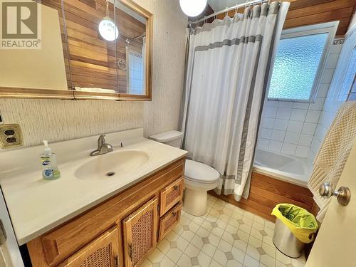 743 Walkem Street, Quesnel, BC - Indoor Photo Showing Bathroom